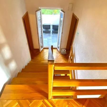 Nautilus-bay With 5 Rooms, On The Beach, For 2-9 Persons *