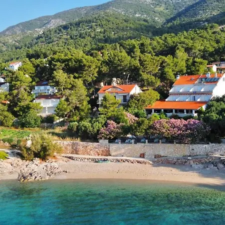 Nautilus-bay With 5 Rooms, On The Beach, For 2-9 Persons *