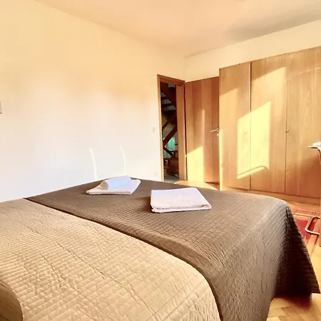 Nautilus-bay With 5 Rooms, On The Beach, For 2-9 Persons Zavala