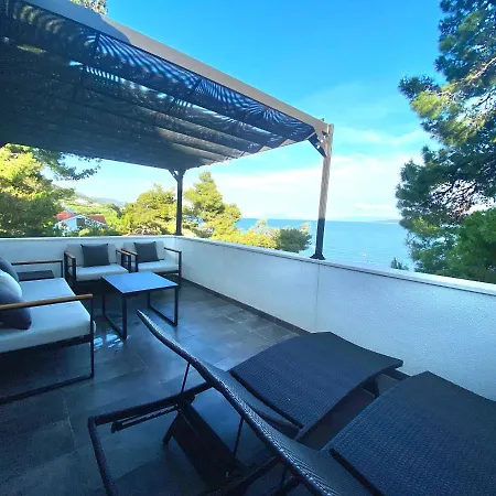 Nautilus-bay With 5 Rooms, On The Beach, For 2-9 Persons * זבלה