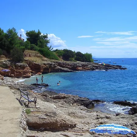 בית נופש Nautilus-bay With 5 Rooms, On The Beach, For 2-9 Persons זבלה